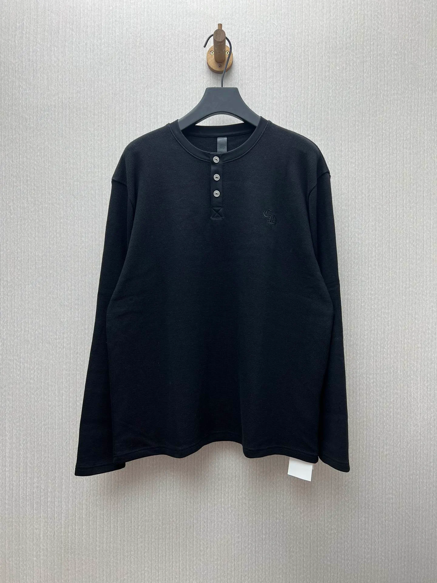 🅿️430 Crow Heart 25SS Sanskrit Henley Collar Waffle Sweatshirt. The fabric is made of 350g cotton waffle double-layer material before washing. Code number: S.M.L
